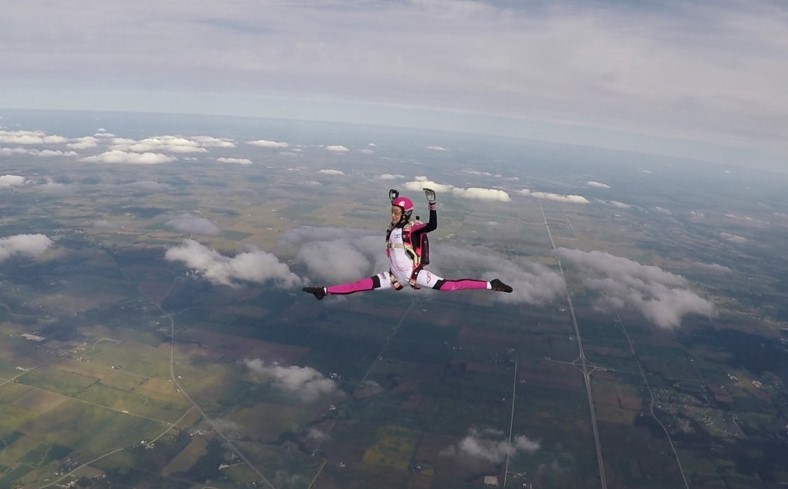 dafni-skydiving1.jpg